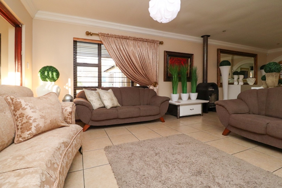 3 Bedroom Property for Sale in Wilkoppies North West
